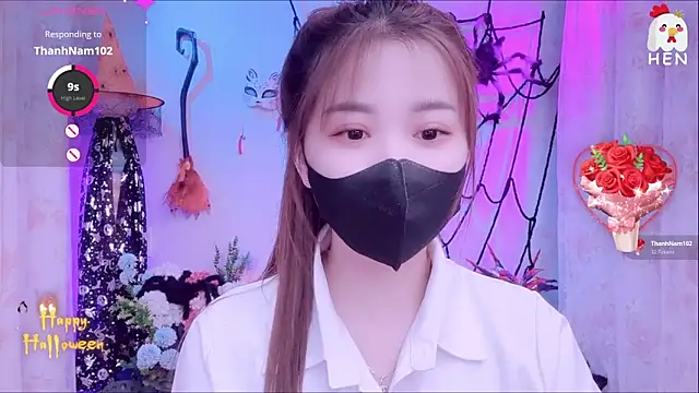 hen237 online show from October 2025 10:33:02 PM