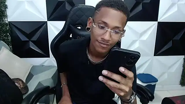 ManSant online show from March 2025 04:14:02 PM