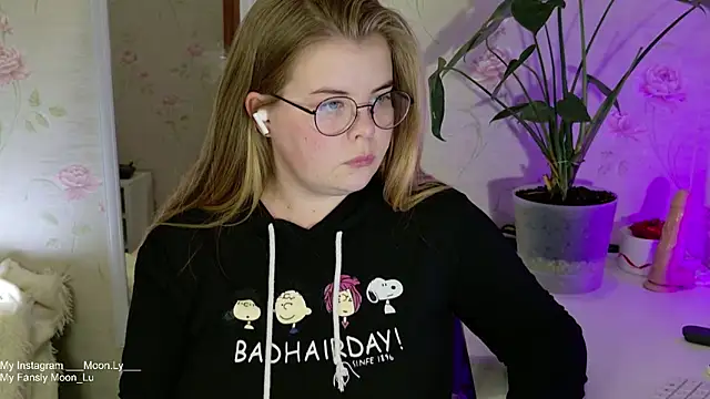 sinnamon  online show from September 2025 05:18:02 PM