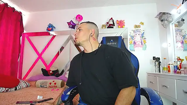 jakson hot online show from February 2025 06:51:02 PM