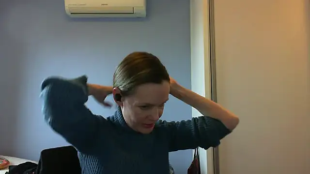 Annylove1 online show from September 2025 03:48:02 PM