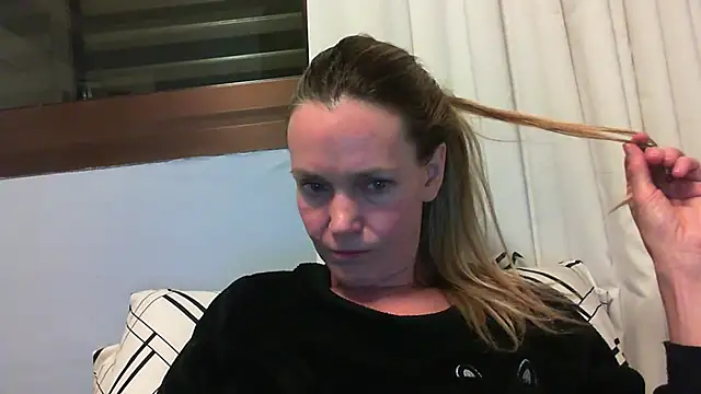 Annylove1 online show from September 2025 12:16:01 AM