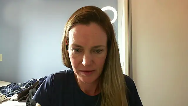 Annylove1 online show from November 2025 03:35:01 PM