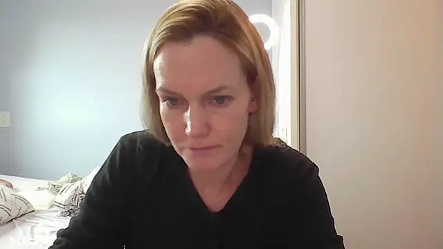 Annylove1 online show from March 2026 04:24:01 PM