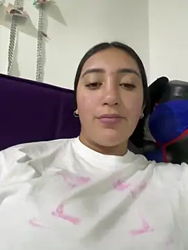 Snapshot of Hannahoff chatting on March 2025 01:16:01 AM Hannahoff online show from March 2025 01:16:01 AM