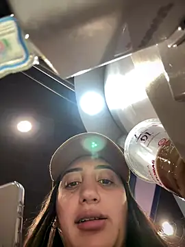 Snapshot of Hannahoff chatting on September 2025 01:11:01 AM Hannahoff online show from September 2025 01:11:01 AM