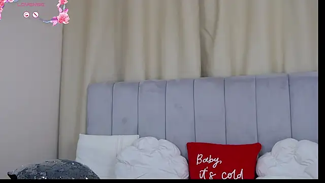 Barbie Blond  online show from November 2025 07:10:02 AM