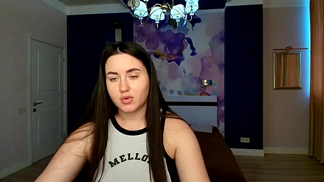 Roxie Bradley online show from January 2025 07:00:01 AM