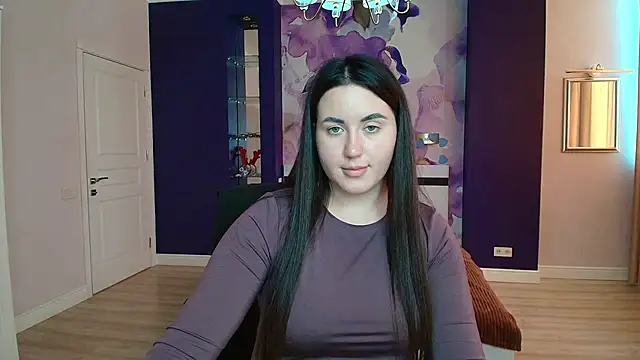 Roxie Bradley online show from February 2025 01:06:01 PM