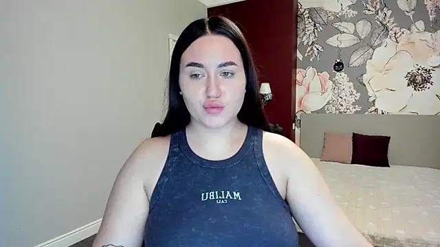 Roxie Bradley online show from February 2026 06:41:02 AM