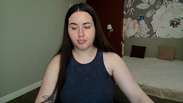 Snapshot of Roxie_Bradley chatting on June 2026 05:31:02 AM Roxie Bradley online show from June 2026 05:31:02 AM