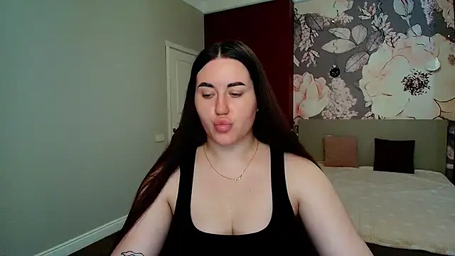 Snapshot of Roxie_Bradley chatting on June 2026 05:39:02 AM Roxie Bradley online show from June 2026 05:39:02 AM