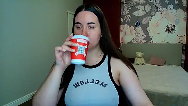 Snapshot of Roxie_Bradley chatting on July 2026 05:44:01 AM Roxie Bradley online show from July 2026 05:44:01 AM