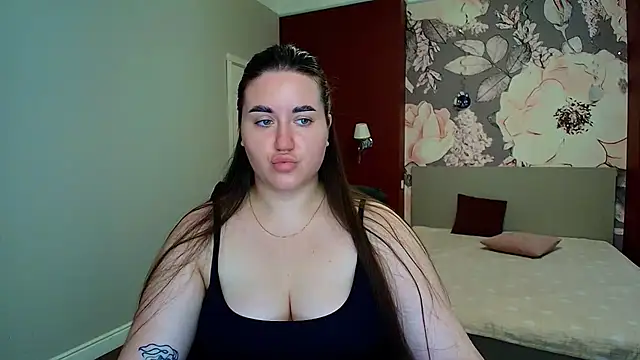 Snapshot of Roxie_Bradley chatting on July 2026 05:47:01 AM Roxie Bradley online show from July 2026 05:47:01 AM