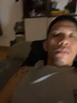 xlovercum online show from February 2026 06:01:02 PM