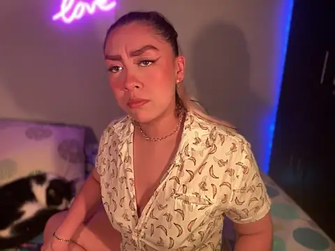 Im sophiie online show from January 2025 05:41:02 AM