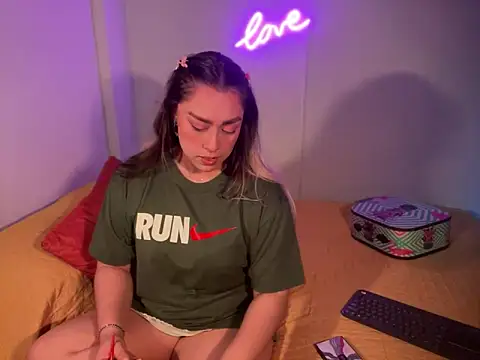 Im sophiie online show from January 2025 05:56:01 AM