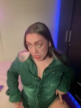 Im sophiie online show from February 2025 09:00:02 AM