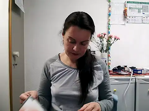 LoveNBloom online show from January 2025 06:20:02 PM