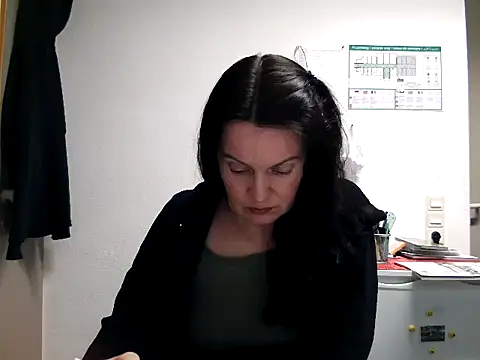 LoveNBloom online show from April 2026 06:42:01 PM