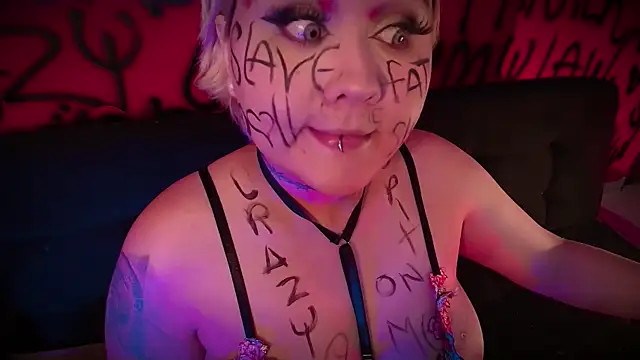 Snapshot of Laura_takint chatting on February 2025 10:14:02 PM Laura takint online show from February 2025 10:14:02 PM