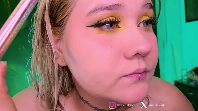 Snapshot of Laura_takint chatting on February 2026 07:09:02 PM Laura takint online show from February 2026 07:09:02 PM