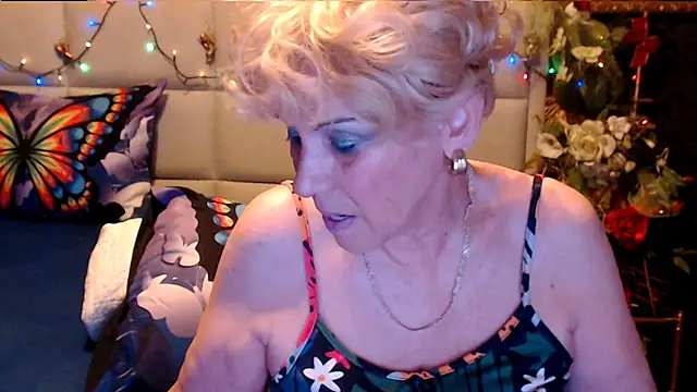 HappyWomanOn online show from November 2025 10:06:02 AM