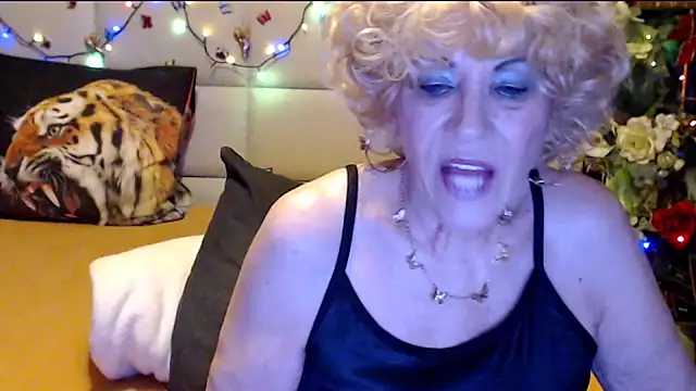 HappyWomanOn online show from February 2026 09:55:02 PM
