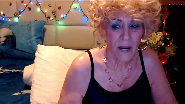 HappyWomanOn online show from February 2026 10:55:01 PM