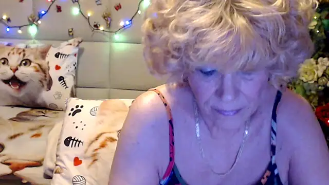 HappyWomanOn online show from March 2026 10:42:02 AM
