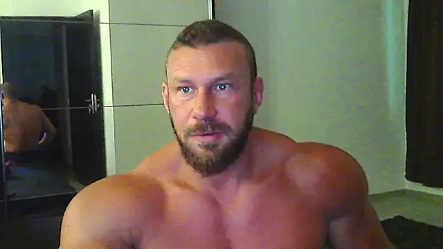 Snapshot of muscularkevin chatting on June 2026 03:37:02 AM muscularkevin online show from June 2026 03:37:02 AM