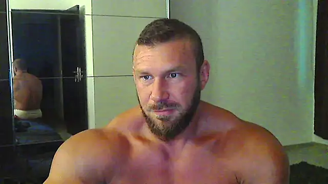 Snapshot of muscularkevin chatting on June 2026 03:28:01 AM muscularkevin online show from June 2026 03:28:01 AM
