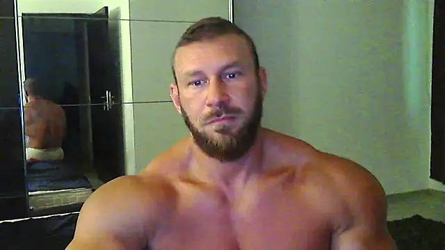 Snapshot of muscularkevin chatting on June 2026 03:33:01 AM muscularkevin online show from June 2026 03:33:01 AM