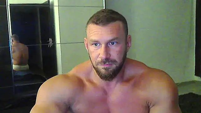 Snapshot of muscularkevin chatting on July 2026 06:14:02 PM muscularkevin online show from July 2026 06:14:02 PM