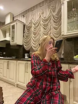 Amazoniiaa online show from March 2025 08:50:02 PM