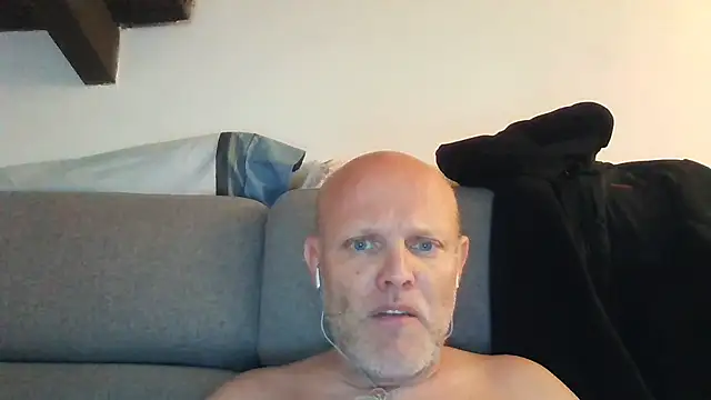 davigochi77bcn online show from November 2025 06:52:01 PM