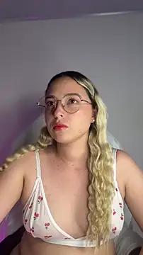Snapshot of Irisweet_ chatting on March 2026 09:10:02 PM Irisweet online show from March 2026 09:10:02 PM
