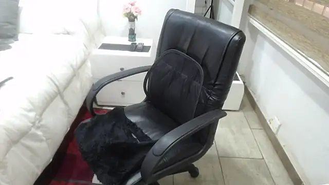 jesy hot online show from February 2026 07:51:01 PM