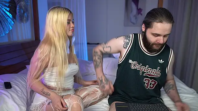 CentauriHadar666 online show from April 2026 11:10:02 PM