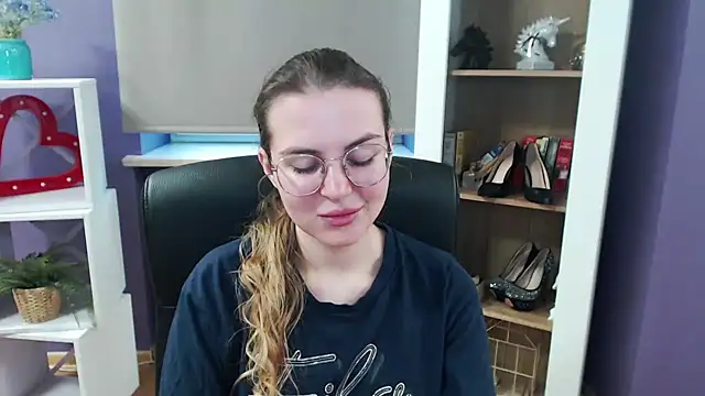 Zoey Erotic online show from February 2025 08:37:02 AM