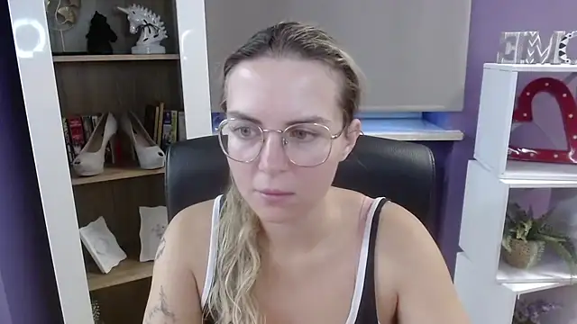 Zoey Erotic online show from September 2025 04:34:02 AM