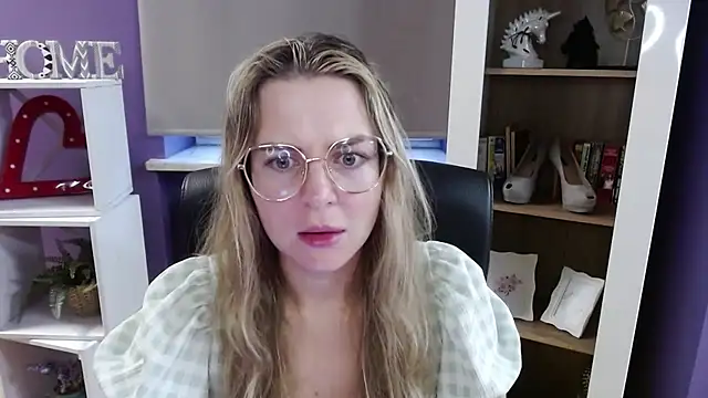 Zoey Erotic online show from November 2025 07:07:01 AM