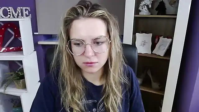 Zoey Erotic online show from November 2025 06:19:01 AM