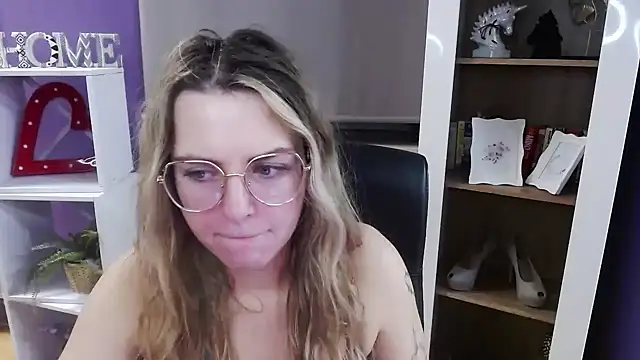 Zoey Erotic online show from December 2025 05:34:01 AM