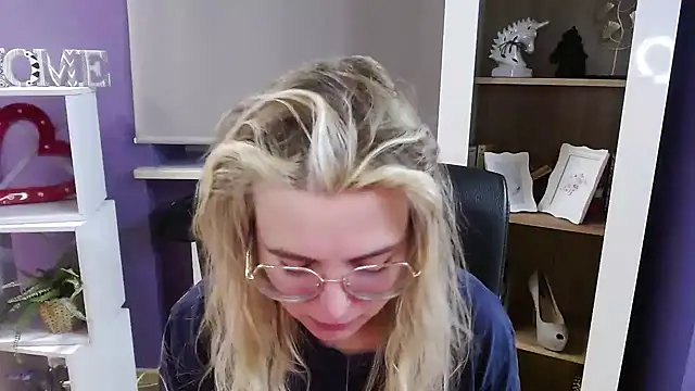 Zoey Erotic online show from February 2026 05:47:02 AM