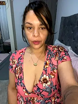 Snapshot of Kataliina chatting on September 2025 04:14:01 AM Kataliina online show from September 2025 04:14:01 AM