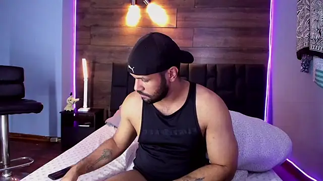 Snapshot of anthonylatynxd chatting on February 2025 11:22:02 AM anthonylatynxd online show from February 2025 11:22:02 AM