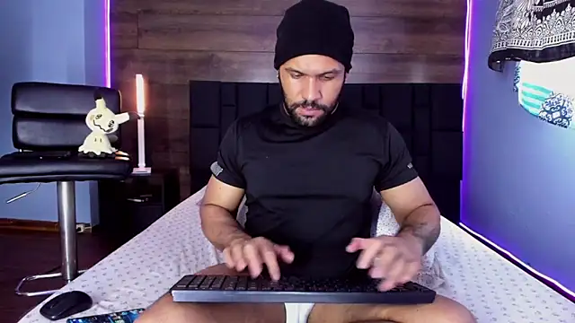 Snapshot of anthonylatynxd chatting on February 2025 09:15:01 PM anthonylatynxd online show from February 2025 09:15:01 PM