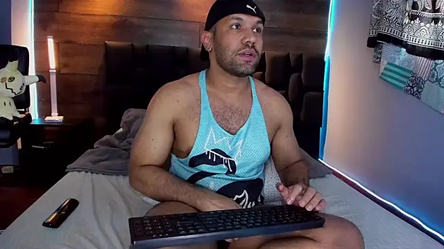 Snapshot of anthonylatynxd chatting on February 2025 10:11:02 PM anthonylatynxd online show from February 2025 10:11:02 PM