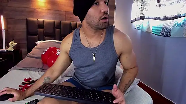 Snapshot of anthonylatynxd chatting on February 2025 04:31:01 PM anthonylatynxd online show from February 2025 04:31:01 PM